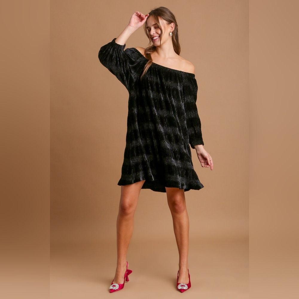 Umgee Off-Shoulder Balloon Sleeve Velvet Mini Dress - Picture 2 of 6